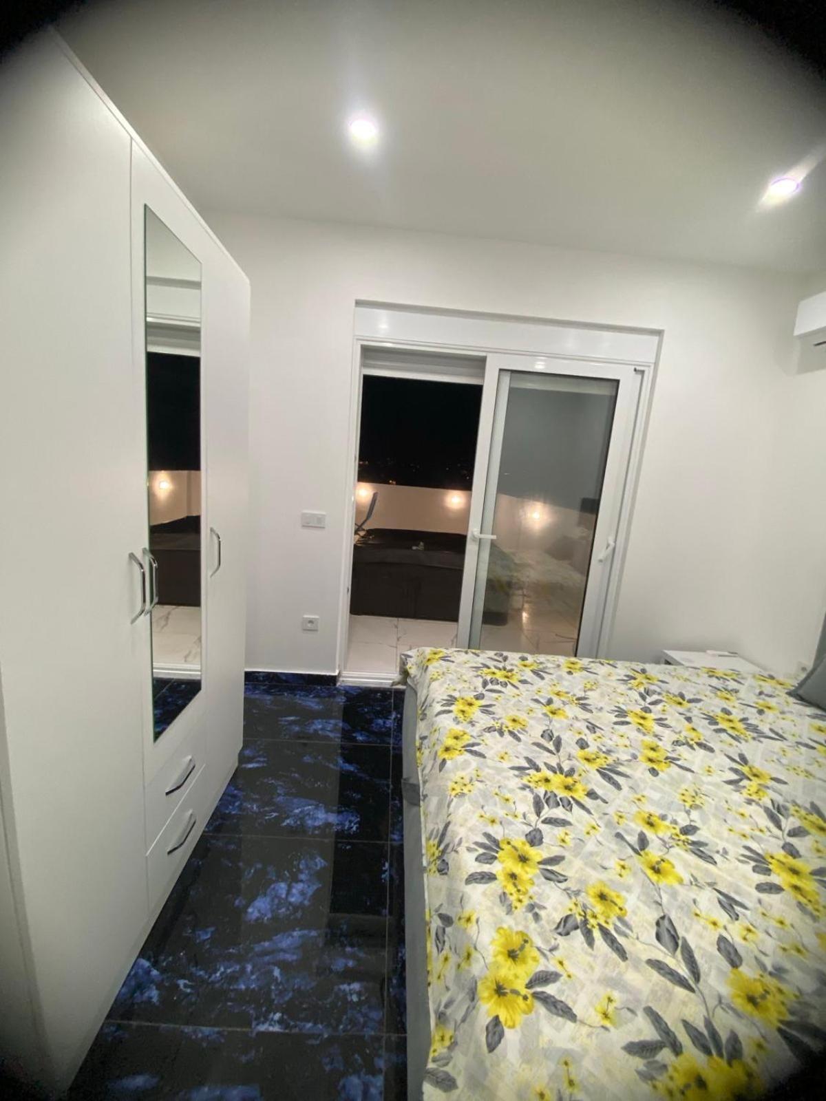 Montebello Inn Apartments Ulcinj Ngoại thất bức ảnh